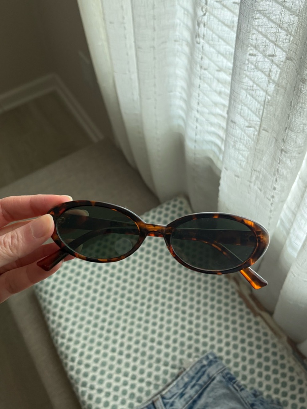 FREE Women’s 90s tortoise sunglasses